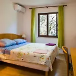 Family Friendly Seaside Dingac - Borak, Peljesac - 18065 Potomje