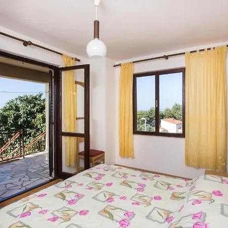 Family Friendly Seaside Dingac - Borak, Peljesac - 18065 Potomje