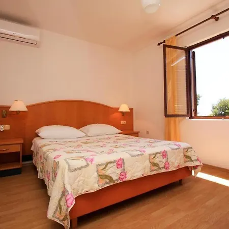 Apartment Family Friendly Seaside Dingac - Borak, Peljesac - 18065 *